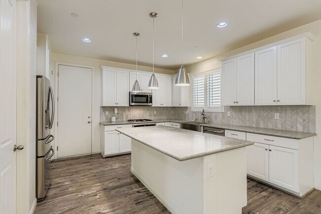 Photo - 340 Mezzaforte St