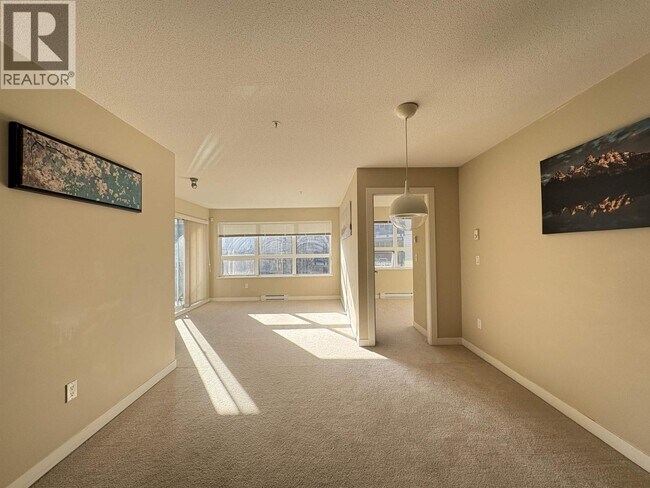 Photo - 6800 Eckersley Rd Unit 318