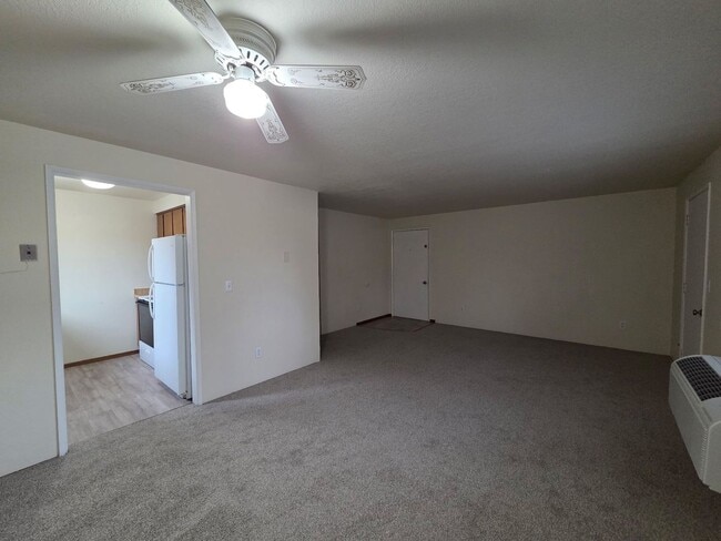 Photo - 2 Bed/1 Bath Apartment in NE Bend - Wichita Way Unit 1865