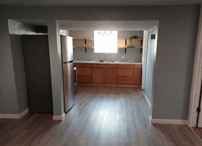 Building Photo - 651 N 13th Ave Unit B