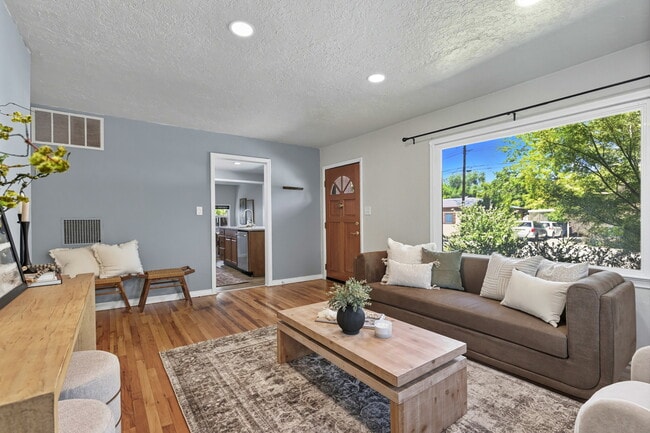 Photo - 3209 W Plant Dr