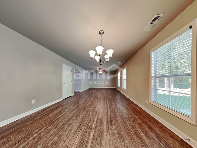 Photo - 200 N Wentworth Dr