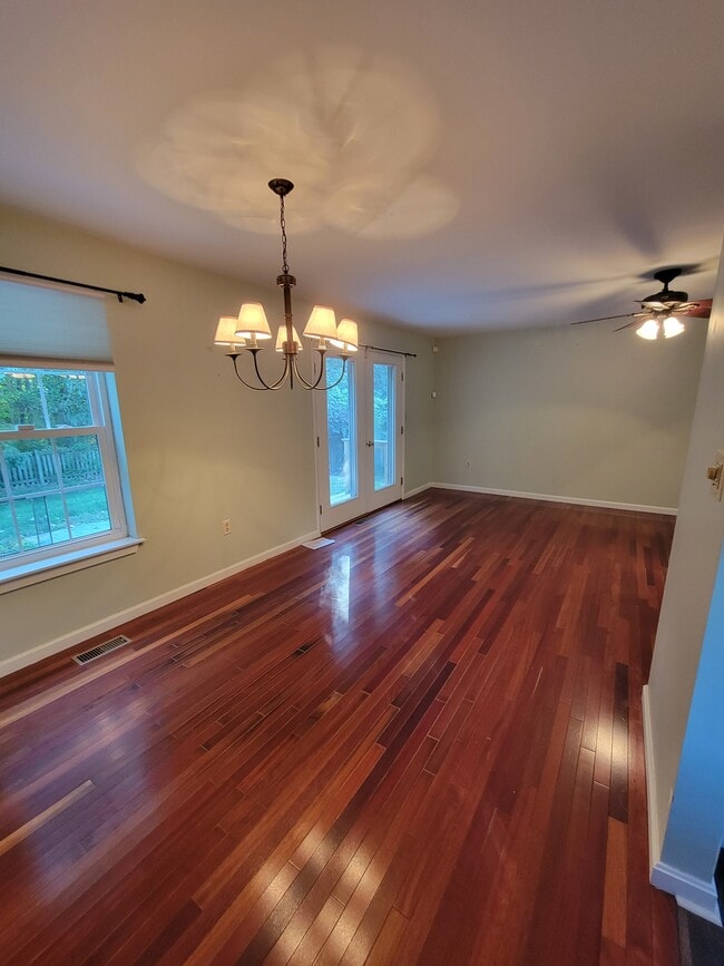 Photo - 9115 Honeysuckle Dr