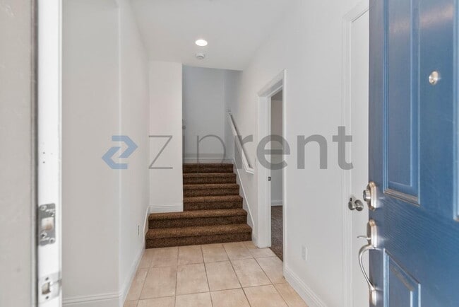 Photo - 2954 Worthing Common