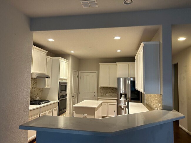 Photo - 22427 Carriage Bush