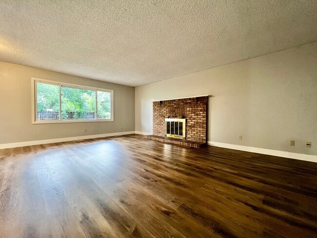 Photo - 3 Bedroom 2 Bathroom Ranch Style Home!