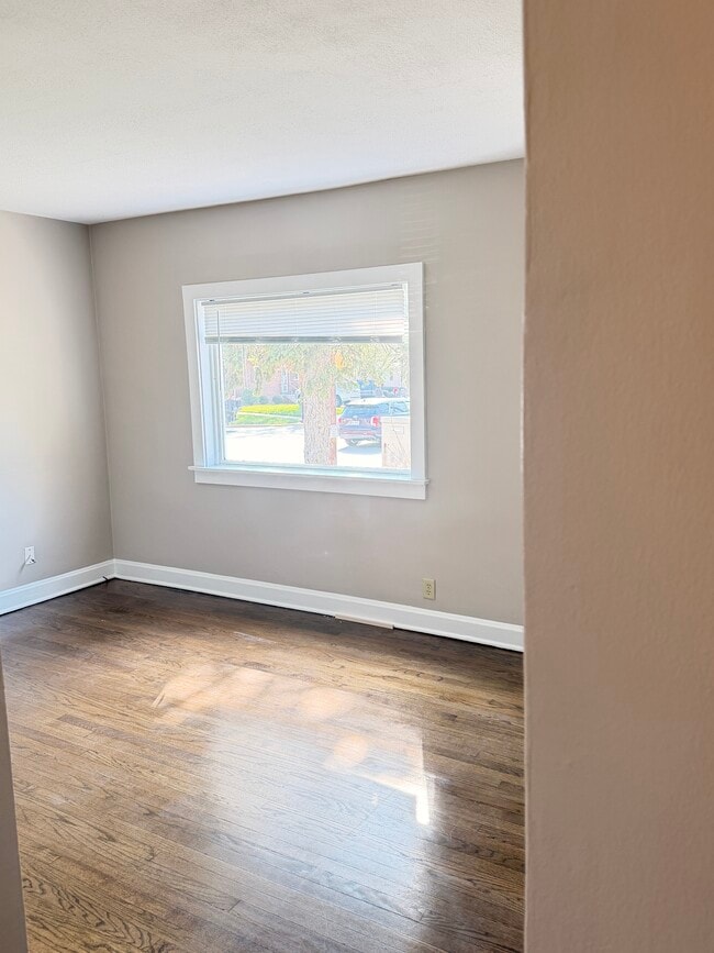 4 Living room 1 - 9351 Kennedy Ave Unit #1