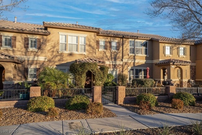 Photo - 2074 Waterlily View St