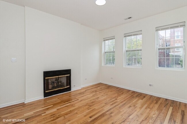 Photo - 1440 N Washtenaw Ave Unit 2