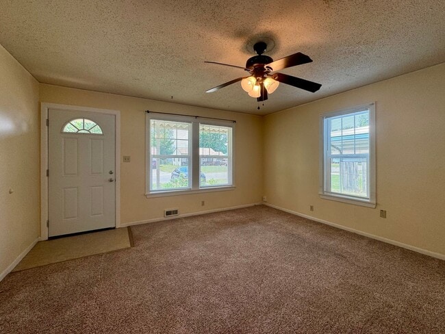 Photo - 2 Bedroom Home in Haysville, KS