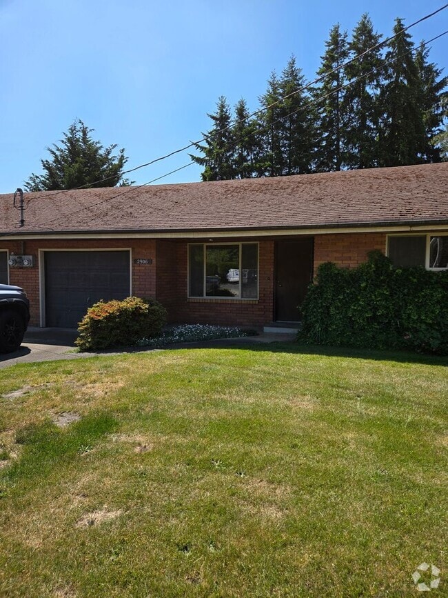 Building Photo - Borsttri Unit 2906 Borst Ave Rental