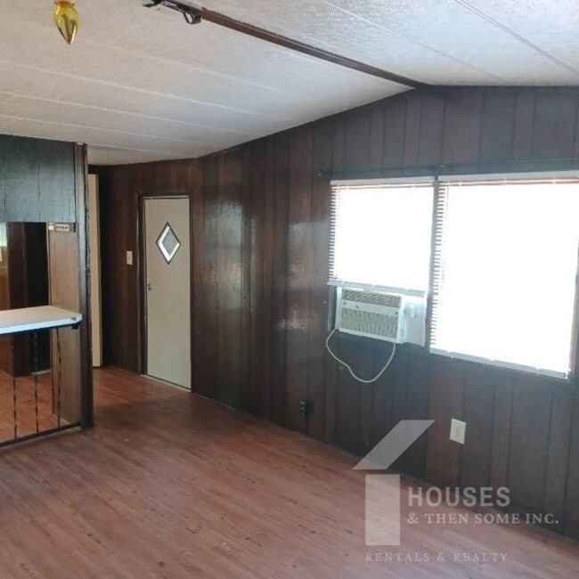 Photo - 110 Community Rd