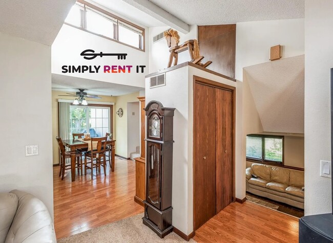 Photo - 3 Bedroom With 2 Car Garage, Outskirts of Ames, Available Now