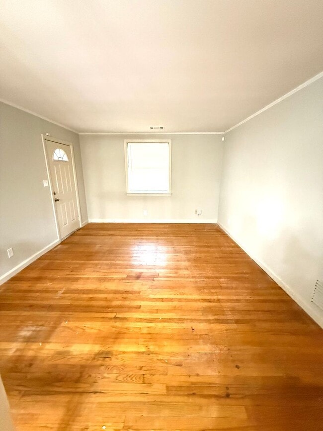 Photo - ** 3 Bed 2 Bath located off Narrow Lane rd...