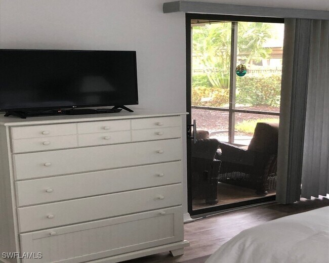 Building Photo - 64 4th St Unit B101