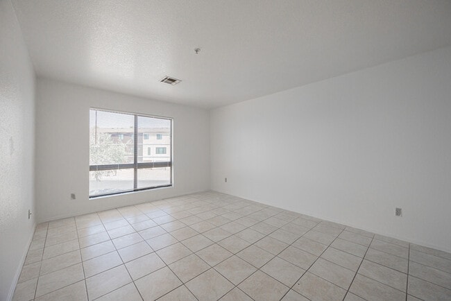 Photo - 16033 N 25th St