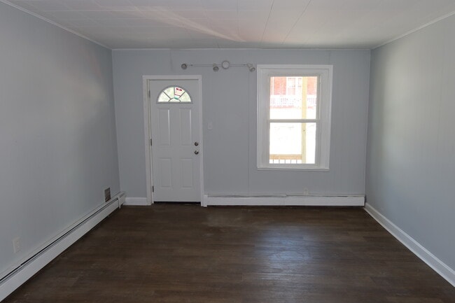 Photo - 1025 W Race St