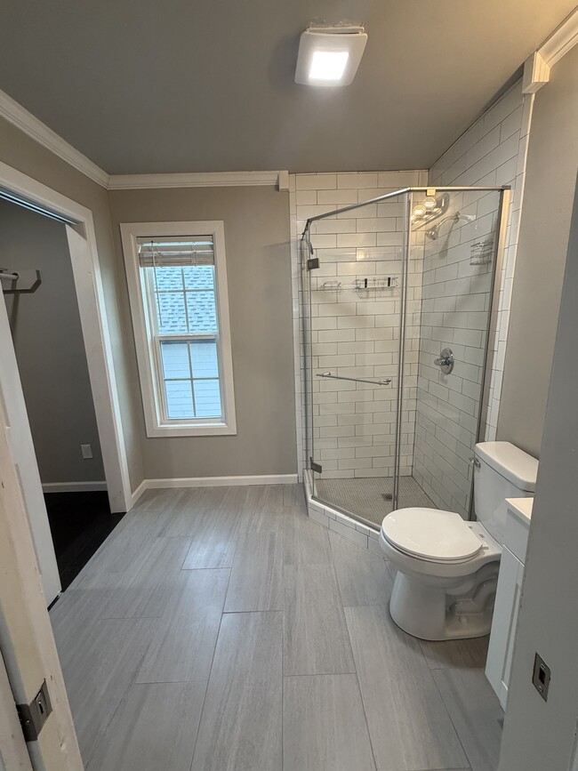 Photo - 817 S Quaker Ave Unit Quiet 1BR Upstairs  i