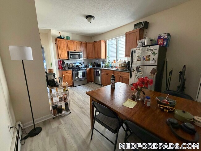 Photo - 68 Winchester St Unit 1