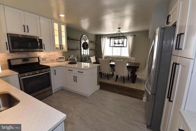 Photo - 1666 Parkcrest Cir Unit 100