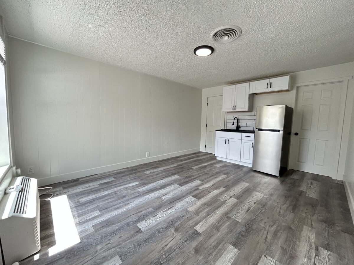Photo - 150 S Main St Unit #2