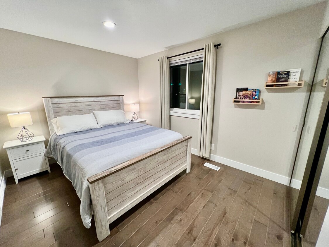 Photo - 689 N Starcrest Dr (Salt Lake City, UT)