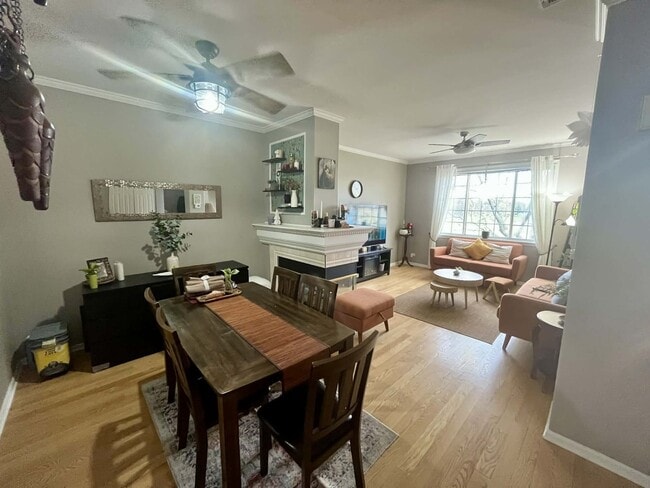 Photo - 9337 Harrison St