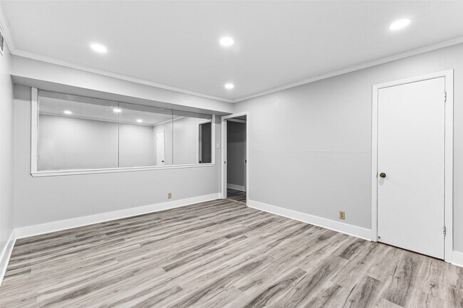 Photo - 2501 Marilee Ln Unit 4