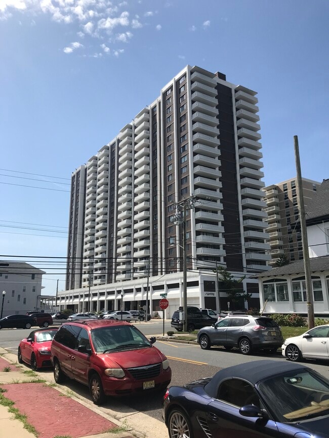 Photo - 100 S Berkley Sq Unit 18L