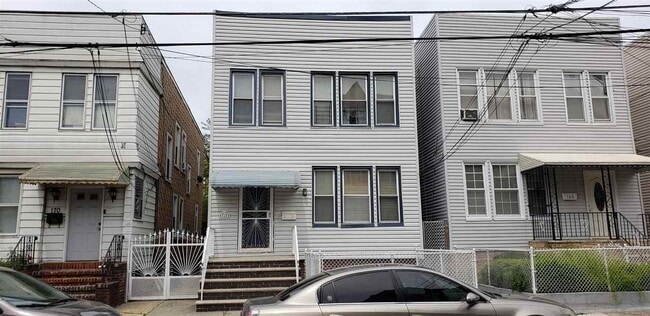 Building Photo - 168 Clendenny Ave Rental