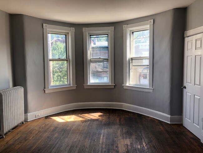 Photo - 76 Benkard Ave Unit 2