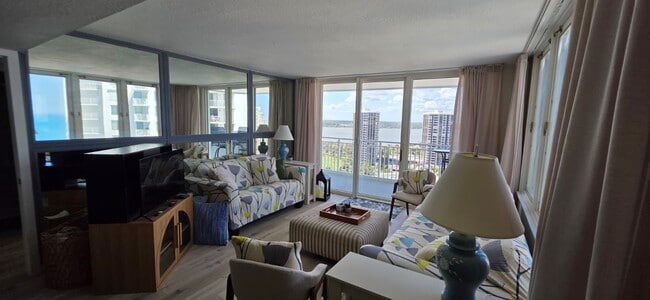 Photo - 3047 S Atlantic Unidad 1906