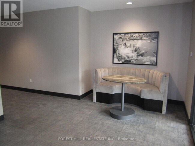 Photo - 8010 Kipling Ave