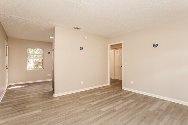 Photo - 2434 Quail Ave