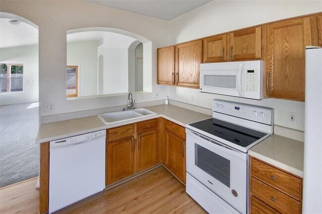 Photo - Sharp 2 bedroom 2 bath house for rent