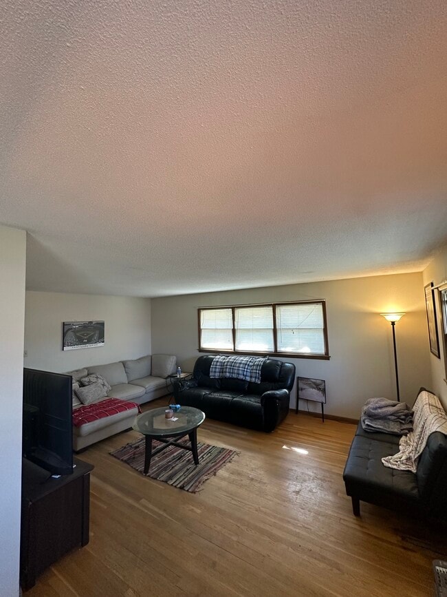 Photo - 2437 Vaughn Dr