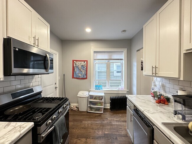Photo - 6257 N Lakewood Ave Unit 2