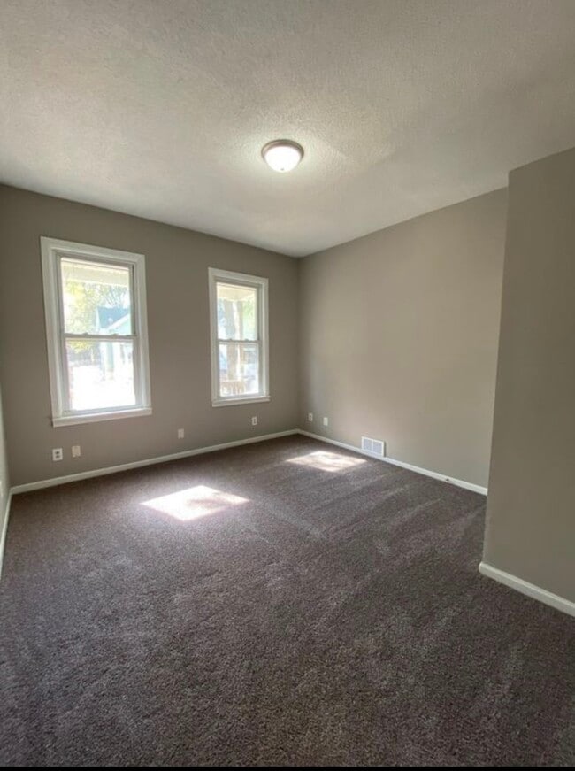 Photo - 505 Beaumont St