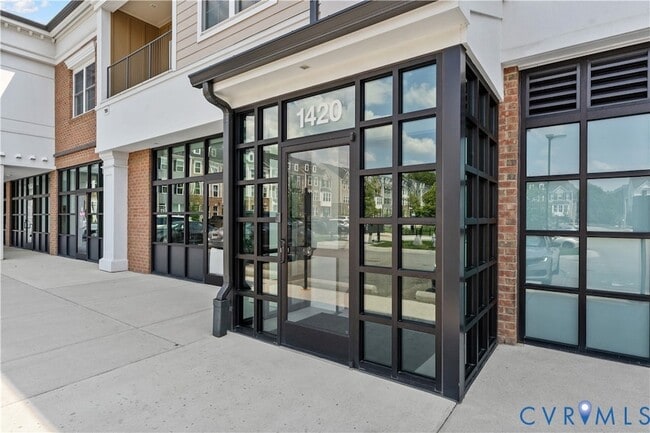 1420 Ewing Pk Lp Unit 207