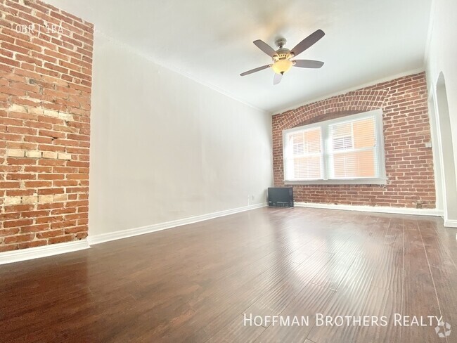 Building Photo - 200 S Kenmore Ave Unit 212A Rental