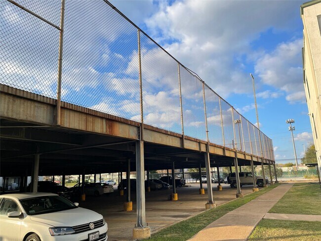 Photo - 2824 S Bartell Dr Unidad 311