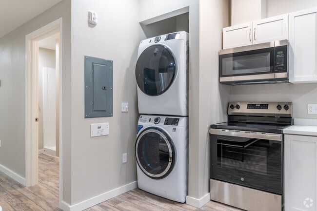 Studio - 471SF - Laundry