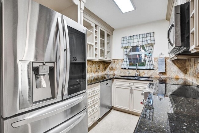 Photo - 1050 NW 13th St Unit 193d