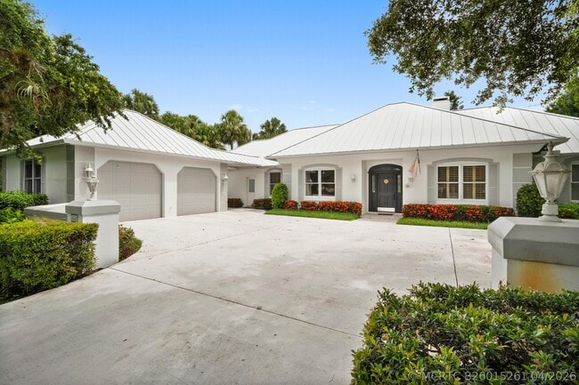 Building Photo - 4381 SW Parkgate Blvd