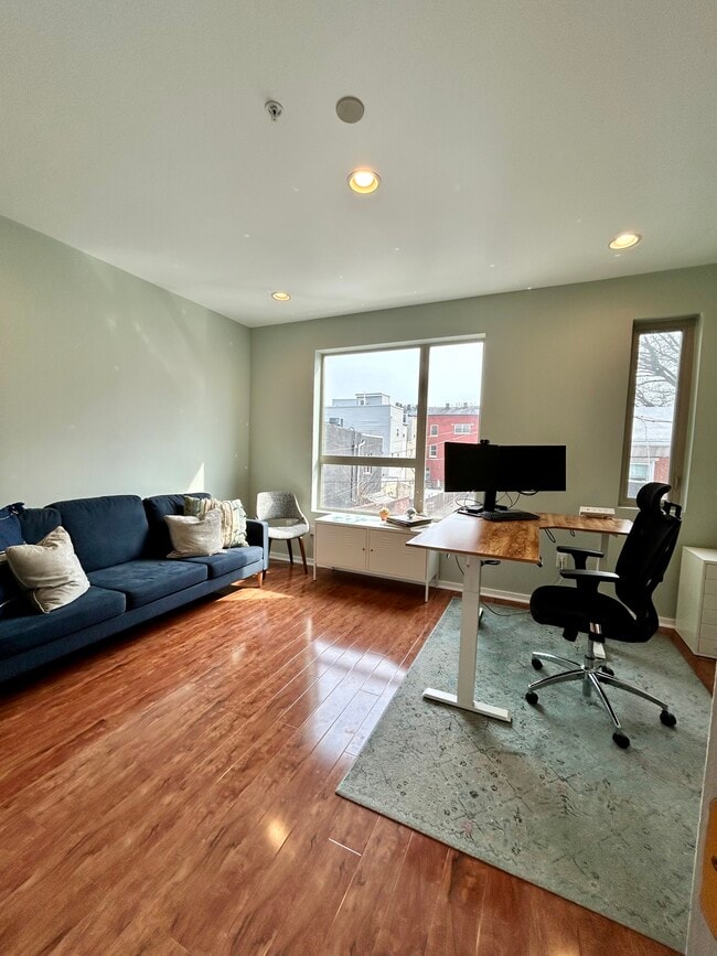 Oficina - 2224 Martha St