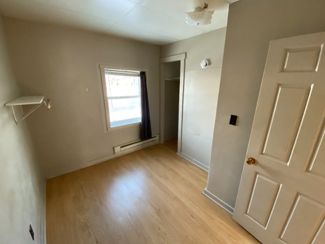Photo - 103 Kneale Ave S