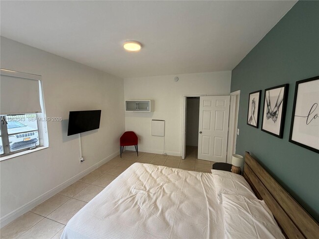 Photo - 301 86th St Unidad 315-1