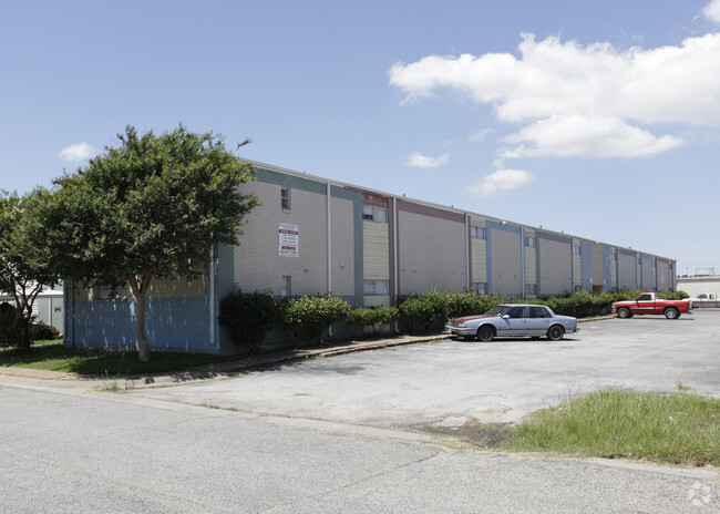 Building Photo - Tammie Jay Apartments