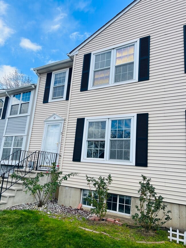 Photo - 3 Telegraph Ln