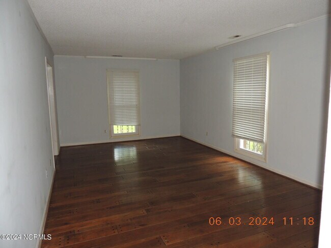 Photo - 102 Epworth Dr